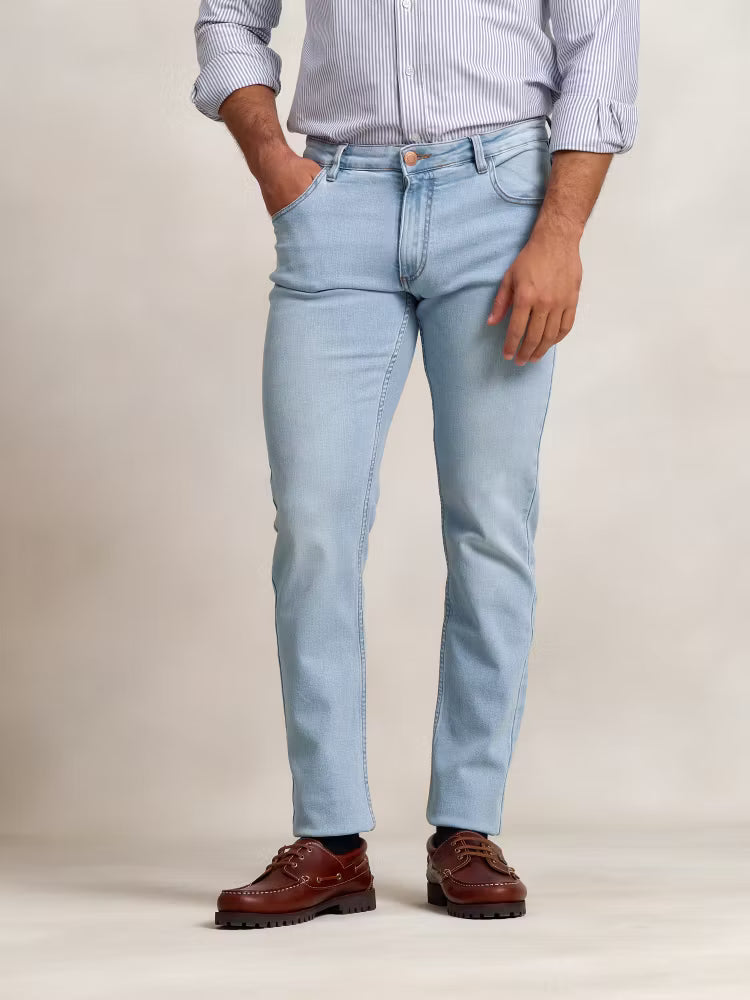 Classic Jeans | Light Wash