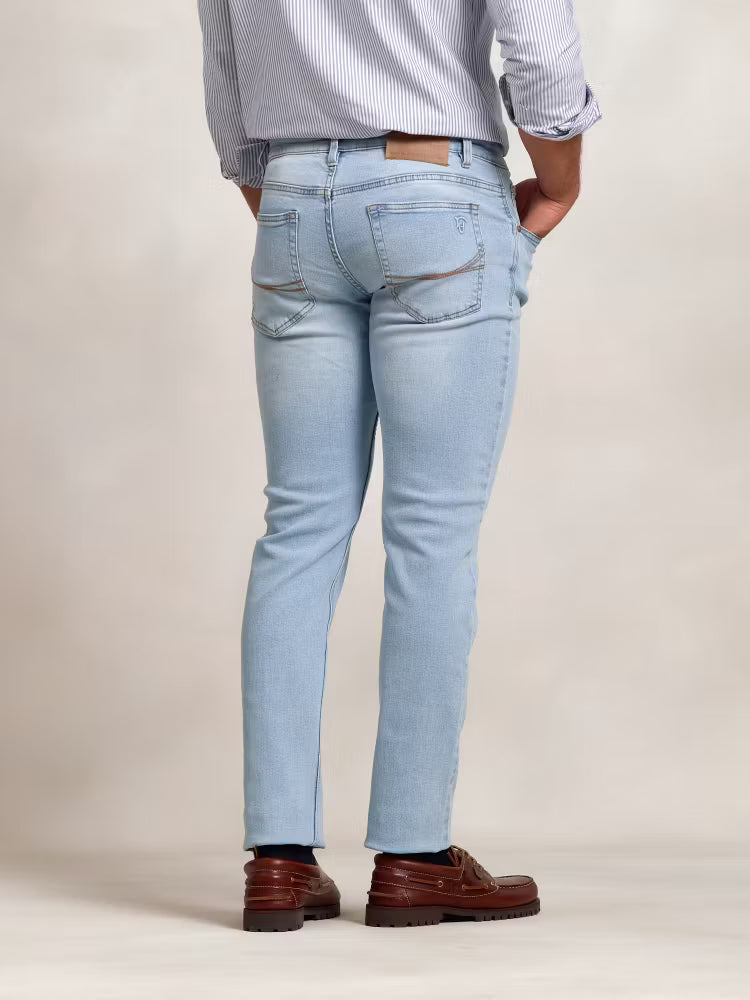 Classic Jeans | Light Wash